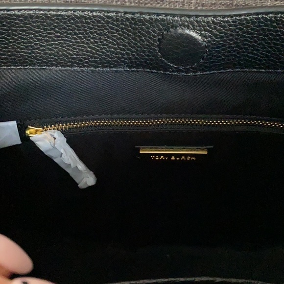 TORY BURCH CARSON SMALL LEATHER HOBO BAG - Picture 9 of 10